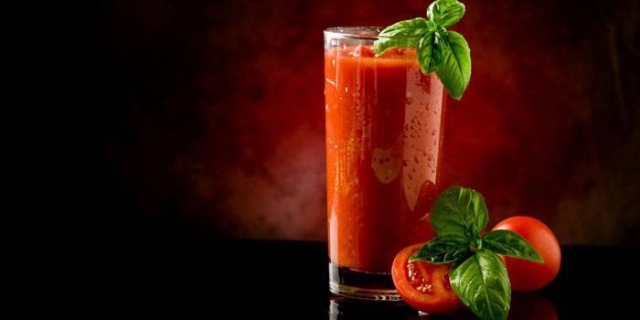 Succo Di Pomodoro Con Basilico