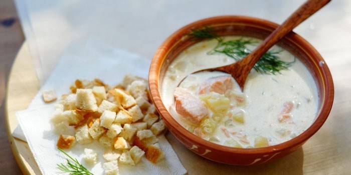 Sopa finlandesa de trucha y crema