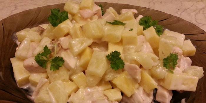 Salade de Poulet Fumé à l'Ananas