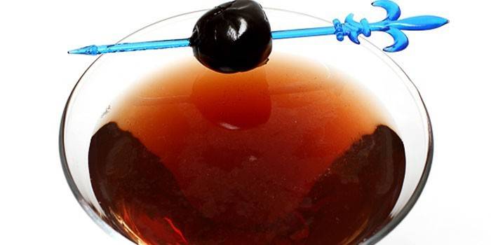 Schwarzkirschrumcocktail