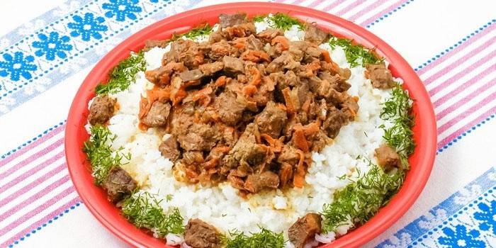 لحم البقر على البخار مع الأرز