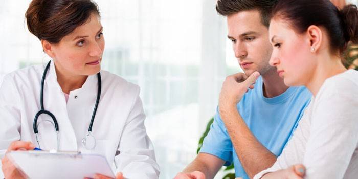 La ragazza e il ragazzo dell'ambulatorio
