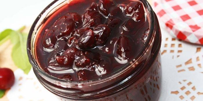 Tarro de cerezas sin hueso en gelatina