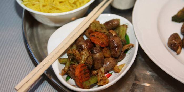 Brathähnchen mit Gemüse