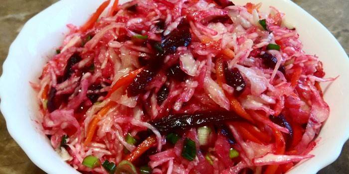 Chucrut con remolacha y zanahorias