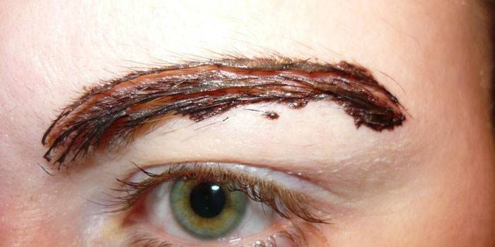 Peinture sourcils