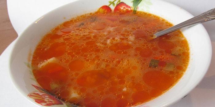 Suolakurkku tomaatin ja riisin kanssa