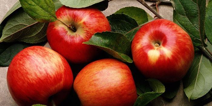 Manzanas maduras