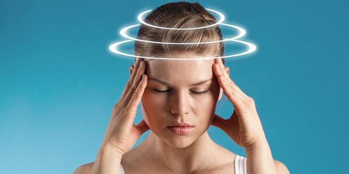 Chóng mặt ở một cô gái