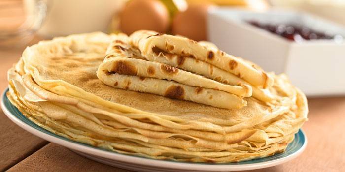 Một chồng bánh làm sẵn