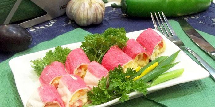 Bâtonnets de crabe farcis au fromage et à l'ail