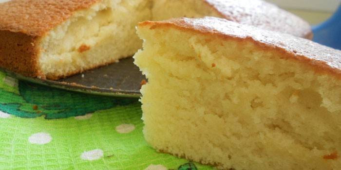 Bolo de esponja pronto