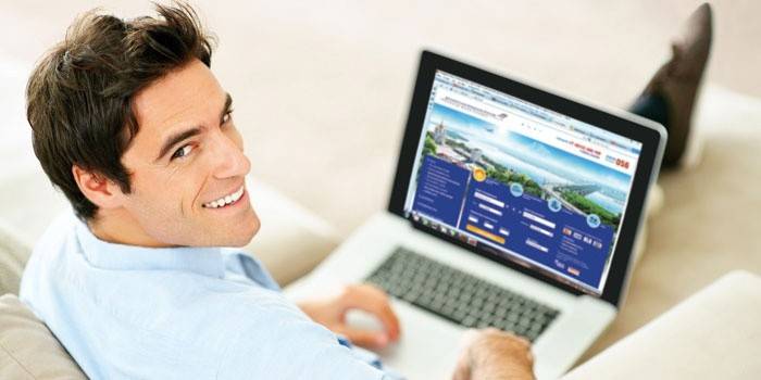 Homem, com, laptop