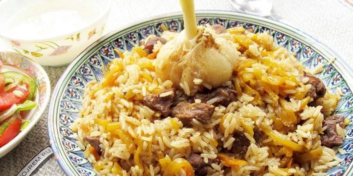 Ουζμπεκιστάν pilaf βοείου κρέατος