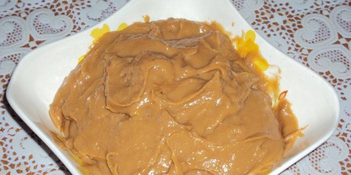 Leite condensado dá cor caramelo
