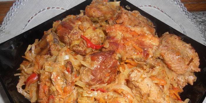 Costelles de porc amb col guisat