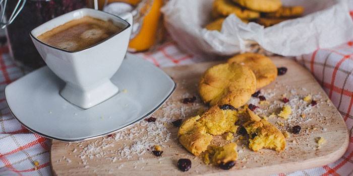 Kürbisplätzchen und Kaffee
