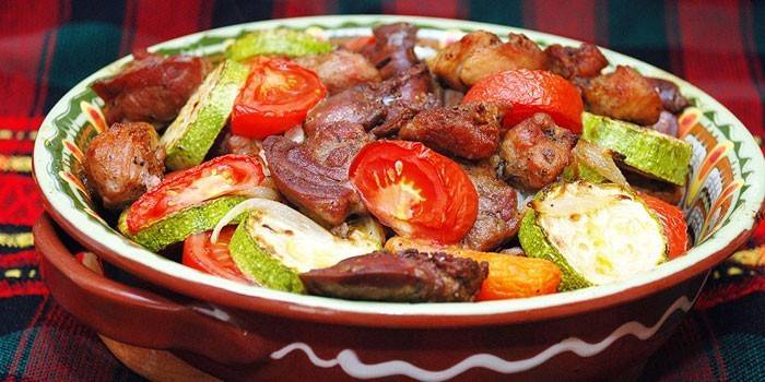 Schweinefleisch mit Gemüse
