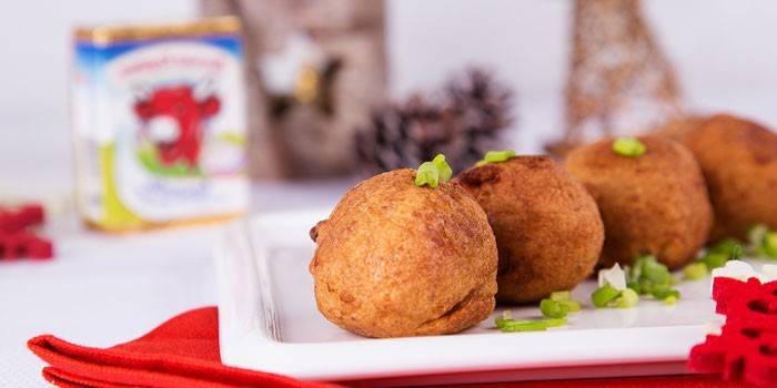 Bóng phô mai tẩm bột cho bia