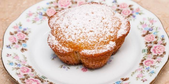 Cupcake em forma de assado com casca de limão