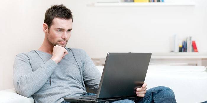 Om cu laptop