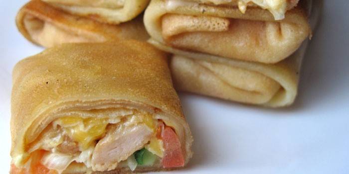 Pannukakut kanan kanssa