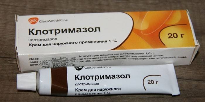 Klotrimazolio kremas pakuotėse