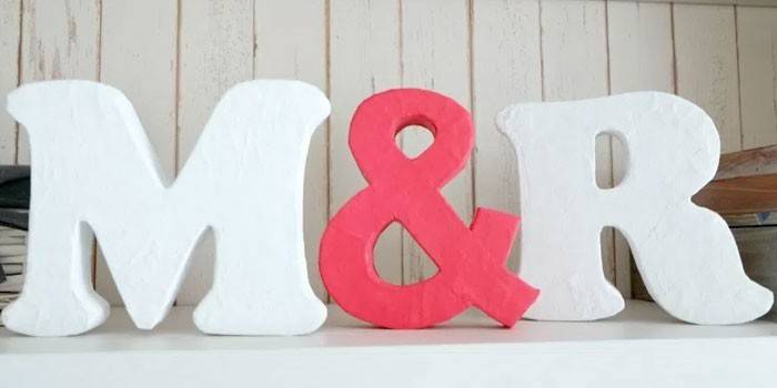 Lettres en carton