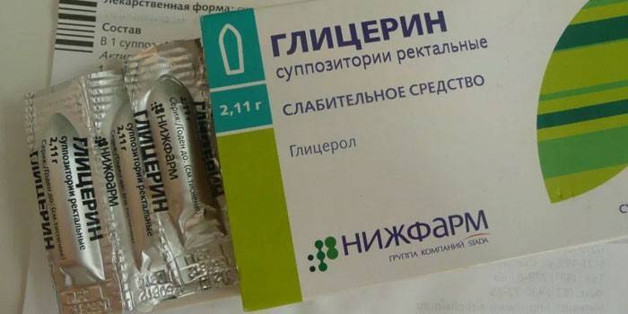 Rektale suppositorier med glycerin i emballage