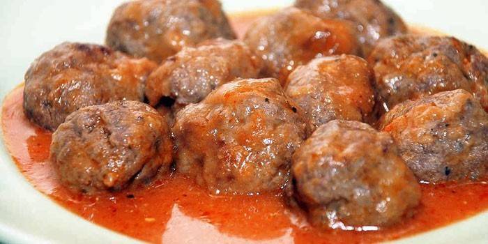 Thịt viên nướng trong sốt cà chua