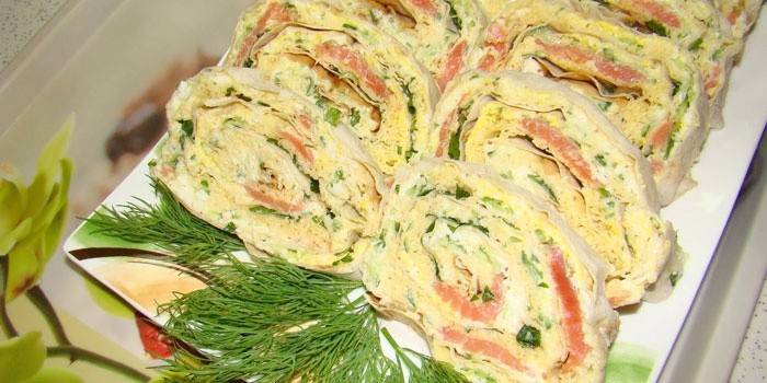 Lavash-rulla kalatäytteellä
