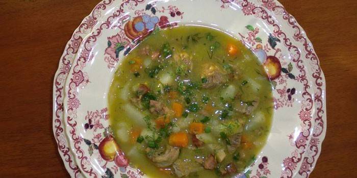 Sopa de lentilha de caldo de carne