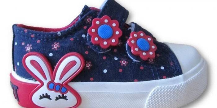 Turnschuhe Capitoshka