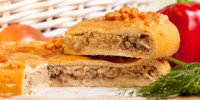 Kohlkuchen mit Fleisch