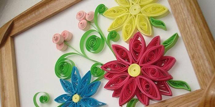Quilling çiçek deseni