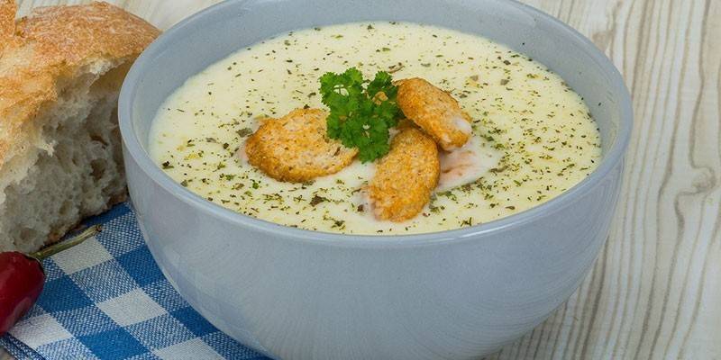 Sopa amb blat de moro i galetes