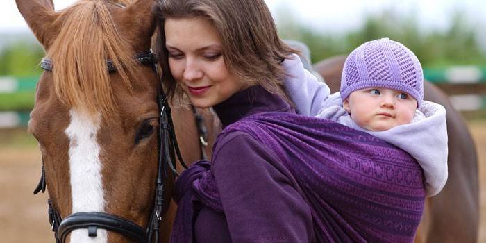 Ellevill Zara askılı atkı anne arkasında bebek