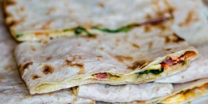 Lavash nhồi khai vị