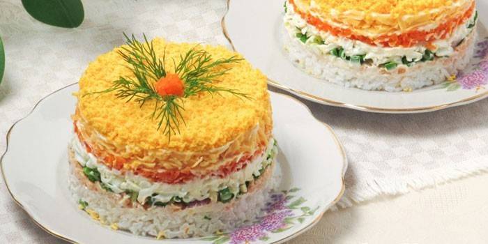 Mimosa puff salat på et fat