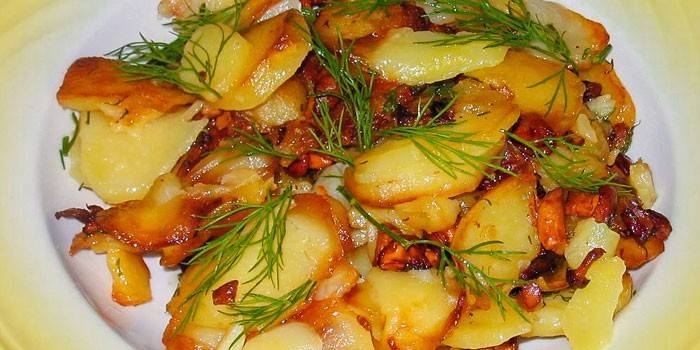Pommes de terre sautées aux girolles