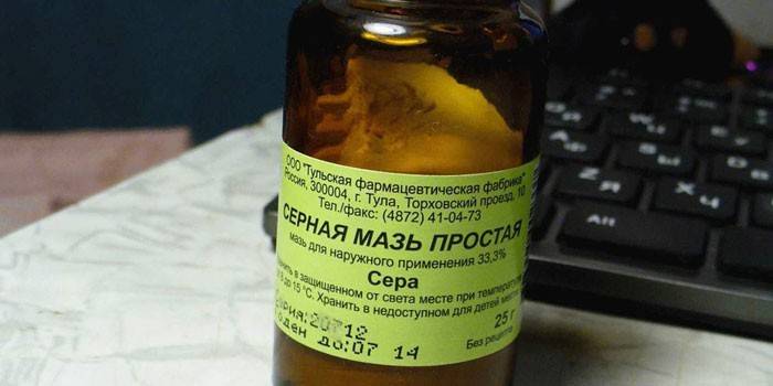 Сумпорна маст у боци