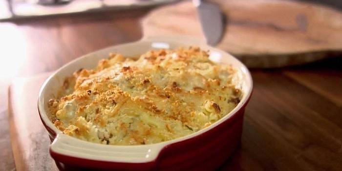 Caçarola de macarrão com queijo cottage
