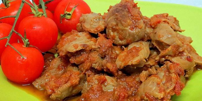Geschmorte Hühnerventrikel mit Zwiebeln