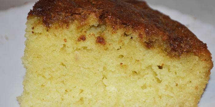 Rebanada de pastel de sémola