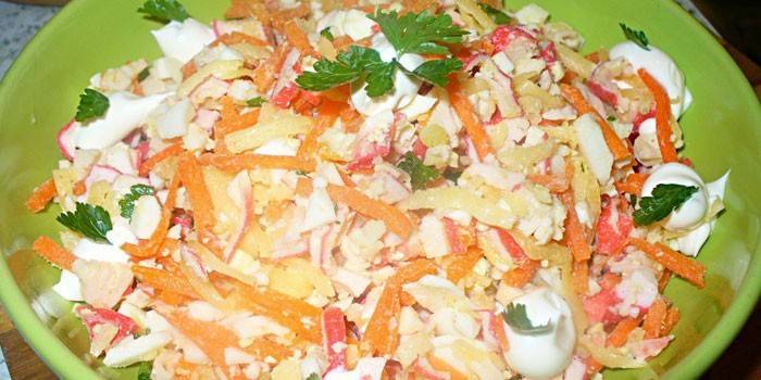 Amanida de pastanaga coreana amb pals de cranc