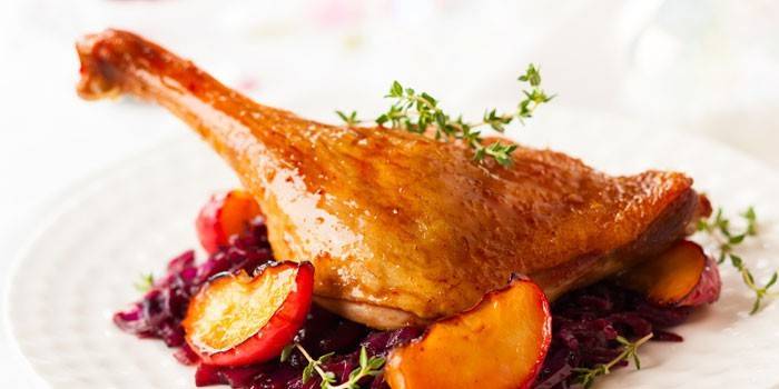 Pīles kājas confit
