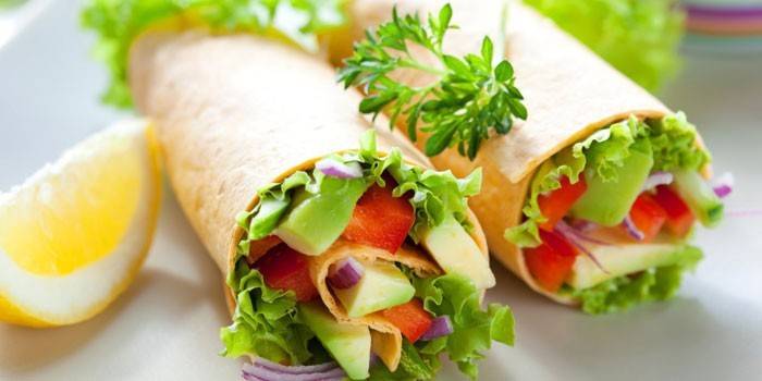 Hausgemachte Döner gefüllt mit Gemüse