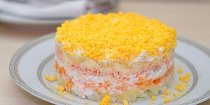 Mimosa salat med rød fisk