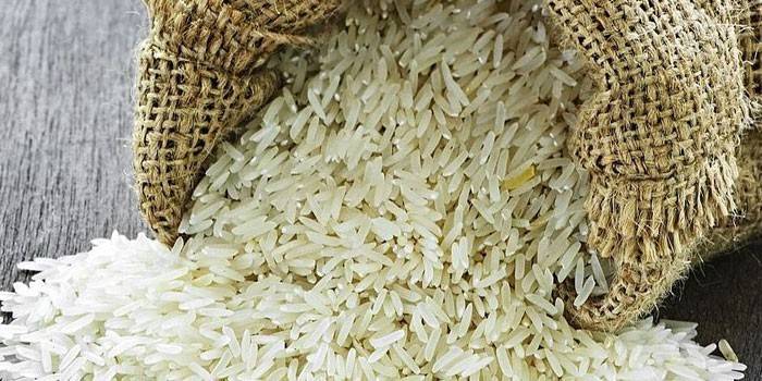 Basmati rizs egy zsákban