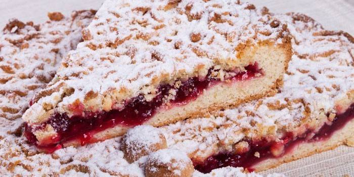 Shortcrust terte med tyttebærfyll
